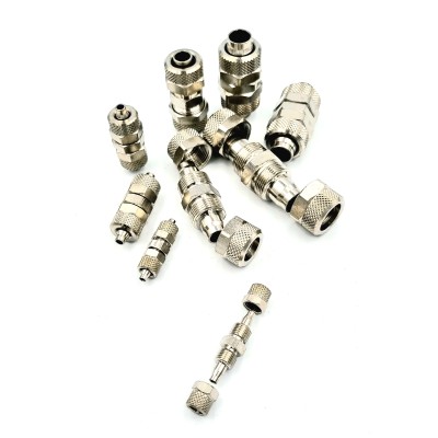 Raccord rapide à visser union double égal pneumatique