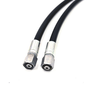 Flexible de graissage équipé embout femelle écrou métrique