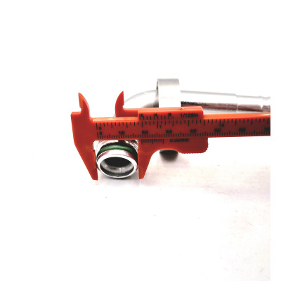 Embout a bride Alu coudé 90° pour tuyau de climatisation R134a